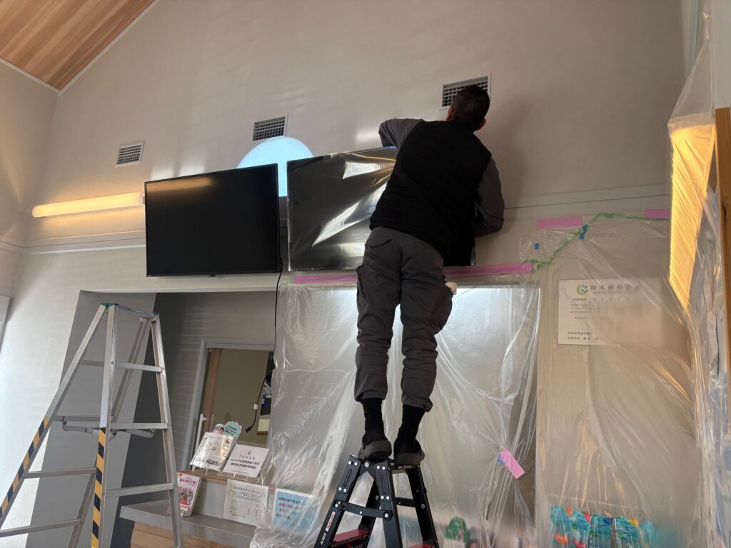 待合室のモニター増設