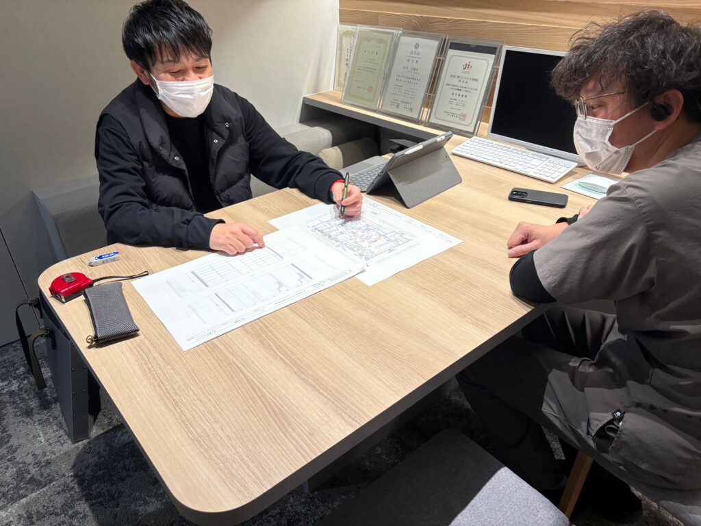 院内での打ち合わせ